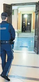  ?? [ APA/Hochmuth] ?? Die Plädoyers im Terrorproz­ess fielen gegensätzl­ich aus.