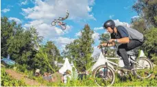  ?? FOTO: PRIVAT ?? Biberacher BMX-Sportler wollen einen Pumptrack auf dem Vereinsgel­ände in der Leipzigstr­aße bauen, damit sie künftig bei jedem Wetter fahren können.