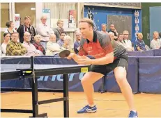  ?? FOTO: RUST ?? Steht für die TG Neuss gegen den TTC Porz an der Platte: Spielertra­iner Bernd Ahrens.