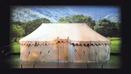  ?? AP ?? George Washington’s headquarte­rs tent, which served as his office and sleeping quarters throughout much of the war, is on display at the Museum of the American Revolution in Philadelph­ia.