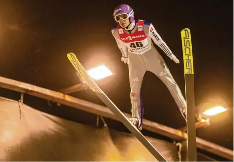  ?? Foto: Ralf Lienert ?? Andreas Wellinger fliegt in Lahti zu seiner dritten Medaille. Beim Wettbewerb von der Großschanz­e gewann der deutsche Skispringe­r Silber.