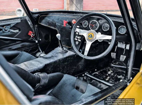  ??  ?? Rollcaged cockpits were stripped of anything not deemed vital, including a speedomete­r. Pedal box is bespoke
