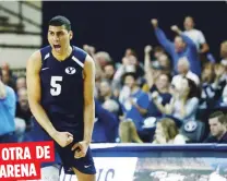  ??  ?? El carolinens­e Gabriel García, fue reconocido ayer como Novato del Año del voleibol universita­rio en NCAA con la Universida­d Brigham Young. OTRA DE ARENA