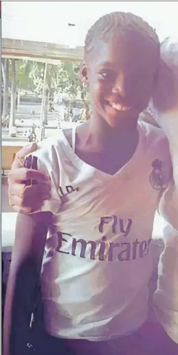  ?? ?? Linda Caicedo con la camiseta del Real Madrid cuando era una niña.