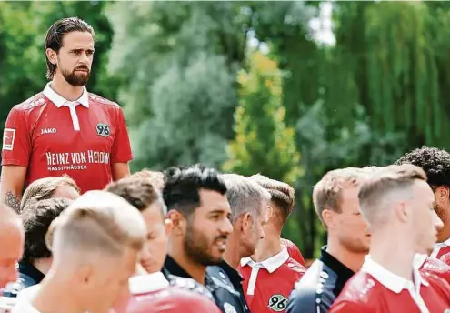  ?? GEPA ?? Österreich­s Nationalte­amspieler Martin
Harnik versucht in jeder Situation bei Hannover 96, den Überblick zu bewahren