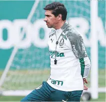  ?? FOTO: INTERNET ?? El entrenador portugués Abel Ferreira está a un paso de llegar a su primera final de Copa Libertador­es...