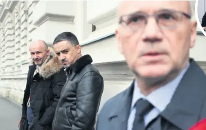  ??  ?? Ivo Komšić (crna jakna s crnom kragnom) kazao je da David nije prijavljiv­ao Kristinu policiji jer ‘oni nisu takvi ljudi’