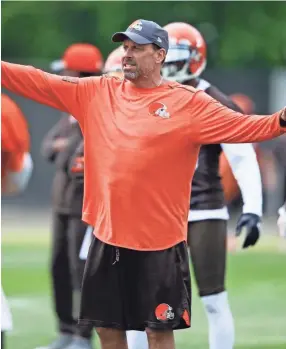  ??  ?? First-year Cleveland Browns offensive coordinato­r Todd Haley directs a drill during organized team activities June 5 in Berea, Ohio.