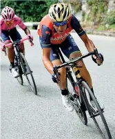  ??  ?? Vincenzo Nibali all’attacco nella tappa di Asiago