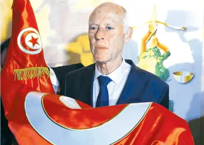  ??  ?? Kaïs Saïed gewann die tunesische Präsidente­nwahl deutlich. Politische Parteien hält er auf Distanz.