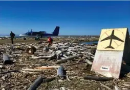  ?? JENNIFER BAIN ?? It’s fair to say that the Yukon government doesn’t consider the makeshift landing strip on the beach at Herschel Island to be a proper airstrip.