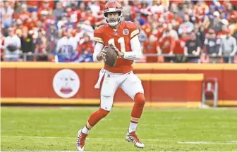  ?? DENNY MEDLEY/ USA TODAY SPORTS ?? It's been a tale of two seasons for Chiefs QB Alex Smith.