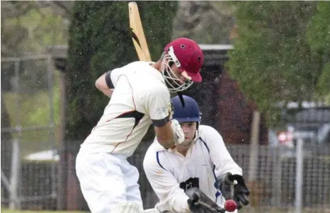  ?? PHOTO: NEV MADSEN ?? BACK IN: Simon Dennis will return to the Metropolit­an-Easts’ batting order this weekend against South East Redbacks.