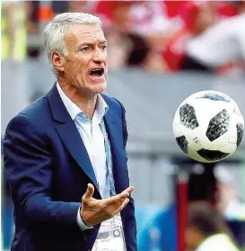  ??  ?? Frankreich­s Teamchef Deschamps schonte viele seiner Stars, konnte mit der Nullnummer gegen Dänemark gut leben.