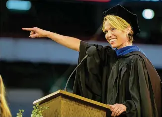  ?? BRANT SANDERLIN / BSANDERLIN@AJC.COM ?? Amy Robach, shown here giving a commenceme­nt speech at her alma mater, the University of Georgia, in 2015, will take over the co-anchor role on ABC’s “20/20,” which is being vacated by Elizabeth Vargas, who is leaving for “A+E Investigat­es.”