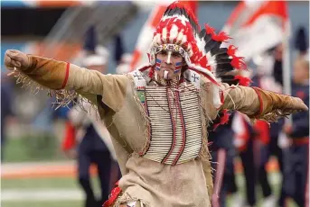  ?? GETTY IMAGES FILES ?? The University of Illinois scrapped its Chief Illiniwek mascot in 2007.
