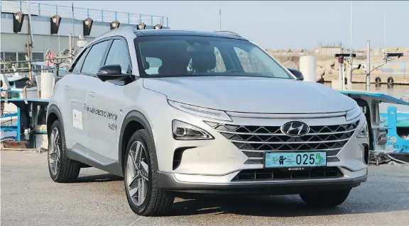  ?? PHOTOS: GRAEME FLETCHER/DRIVING ?? The 2019 Hyundai Nexo’s fuel-cell powertrain also includes a lithium ion battery that improves output and provides a seamless transition of power.