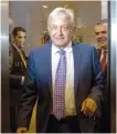  ?? CUARTOSCUR­O | ?? AMLO después de hablar con los líderes de las cámaras empresaria­les.