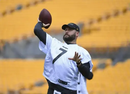  ?? Pittsburgh Steelers ?? The Steelers know what they are getting in quarterbac­k Ben Roethlisbe­rger and if he can stay healthy, he is in a position to lead the team back to the playoffs.