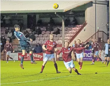  ?? ?? A chance goes begging for Raith Rovers during the goalless draw at Gayfield