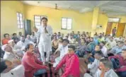  ?? SUSHIL KUMAR/HT ?? Members of the Schedule Castes at a meeting in New Delhi on Sunday. They were discussing the alleged atrocities against them during the Bharat Bandh on April 2.