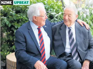  ?? PHOTO / DOUG SHERRING ?? Centre for Brain Research director Sir Richard Faull and Sir David Levene. Faull said the gift was “transforma­tional”.