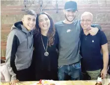  ?? P. PONENTE ?? Andrea Silipo, 18 anni, festeggia insieme alla sua famiglia