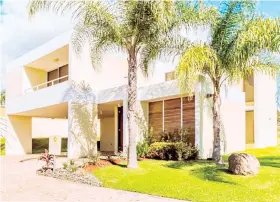  ??  ?? Mansiones de Cabo Rojo consta de bellas unidades residencia­les con amplios solares entre 900 a 2,000 metros cuadrados.