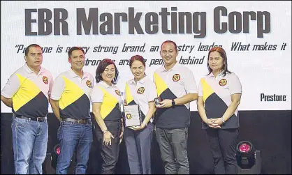  ??  ?? Clorox Southeast Asia general manager Marites Dagdag (third from left) during the Prestone 90-Year Celebratio­n/Distributo­r Awards Night.