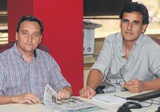  ?? SEBASTIÁN CORTÉS-LA NUEVA. ?? Pablo Pascual y Juan Pablo Gorbal, con más de 20 años en este medio periodísti­co.