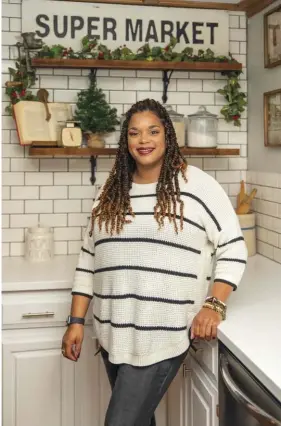  ??  ?? (top, left and opposite) Astra DIYed her kitchen renovation herself, from painting the cabinets to adding a subway tile backsplash, rustic open shelves and other farmhouse touches.