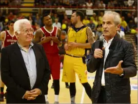  ?? (Photo Laurent Martinat) ?? Mis à l’écart de la vente du HTV à Paris, Jean-Pierre Giran et Hubert Falco, maires de Hyères et Toulon, ne comptent pas en rester là.