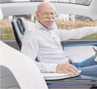  ??  ?? Arriba, Dieter Zetsche. Derecha, el nuevo Clase A