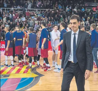  ?? FOTO: PERE PUNTÍ ?? Georgios Bartzokas, después de una derrota del Barça en un partido en el Palau Blaugrana