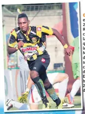  ??  ?? GOLEADA. En el Clausura 2014, Bryan Róchez anotó cuatro goles en la goleada 1-6 que Real España le propinó a Marathón. Ese día los aurinegros se sacudieron casi cuatro años de paternidad. El último triunfo había sido en 2010, con doblete de Luis Lobo.