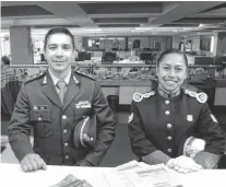  ?? RODRIGO GARCÍA-LA NUEVA. ?? El Teniente Federico Miño y la sargento Yanina Vallejos.