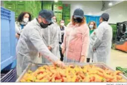  ?? RAFAEL GONZÁLEZ ?? La consejera Carmen Crespo visitaba ayer Cabasc.