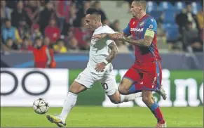  ?? Foto: AP ?? Lautaro Martínez, aquí ante el Viktoria Plzen, será uno de los peligros del Inter