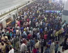  ?? PTI ?? A huge rush of commuters at Rajiv Chowk Metro station on the occasion of Raksha Bandhan in New Delhi on Monday. —