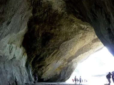  ??  ?? Below: Inside Cathedral Cove. Opposite page top: Looking out from Cathedral Cove on to the Hahei Beach.