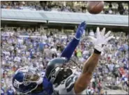  ?? BILL KOSTROUN - THE ASSOCIATED PRESS ?? New York Giants’ Janoris Jenkins, left, breaks up a pass intended for Seattle Seahawks’ Jimmy Graham during the first half Sunday, Oct. 22, 2017, in East Rutherford, N.J.