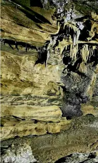  ??  ?? Caverna Shuanghe.