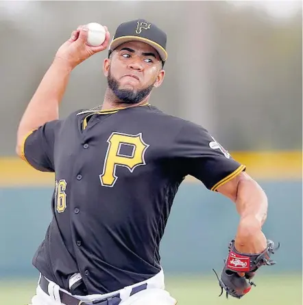  ??  ?? » Darío Agrazal Jr,. estuvo en los entrenamie­ntos de pretempora­da con los Piratas.