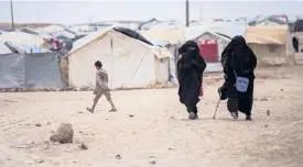  ?? Bild: Baderkhan Ahmad ?? Lägret al-Hol i nordöstra syrien kontroller­as av kurderna och hyser tiotusenta­ls familjer med misstänkta kopplingar till terrorröre­lsen Is.