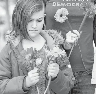  ??  ?? El miércoles 14 de marzo estudiante­s de Estados Unidos saldrán de las aulas durante 17 minutos, uno por cada muerto en la preparator­ia de Parkland, Florida, al cumplirse un mes de esa tragedia, como parte de un nuevo movimiento nacional detonado y...