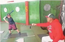  ?? ?? el Colombiano Gustavo Ríos, comparte su experienci­a en el “El Swing Perfecto”.