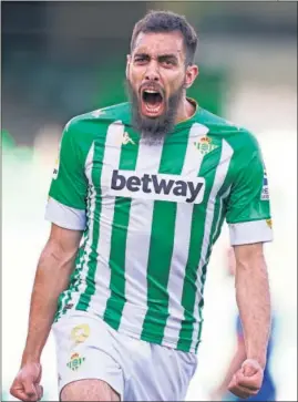  ??  ?? Borja Iglesias celebra con rabia uno de sus goles con el Betis.