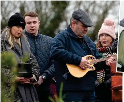  ?? ?? Poignant: Pat Murphy plays beside Ashling’s sister Amy, left, Ryan Casey, and mum Kathleen