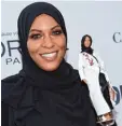  ??  ?? Ibtihaj Muhammad ist das Vorbild für die neue Barbiepupp­e.