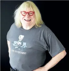  ?? CHRIS PIZZELLO/AP, FILE ?? Comedy writer Bruce Vilanch has made nearly two-dozen Oscar ceremonies funny and memorable. Vilanch isn’t working on the Oscars airing on ABC this year. Instead, he’ll be watching comfortabl­y at home. He was the subject of the 1999 documentar­y Get...